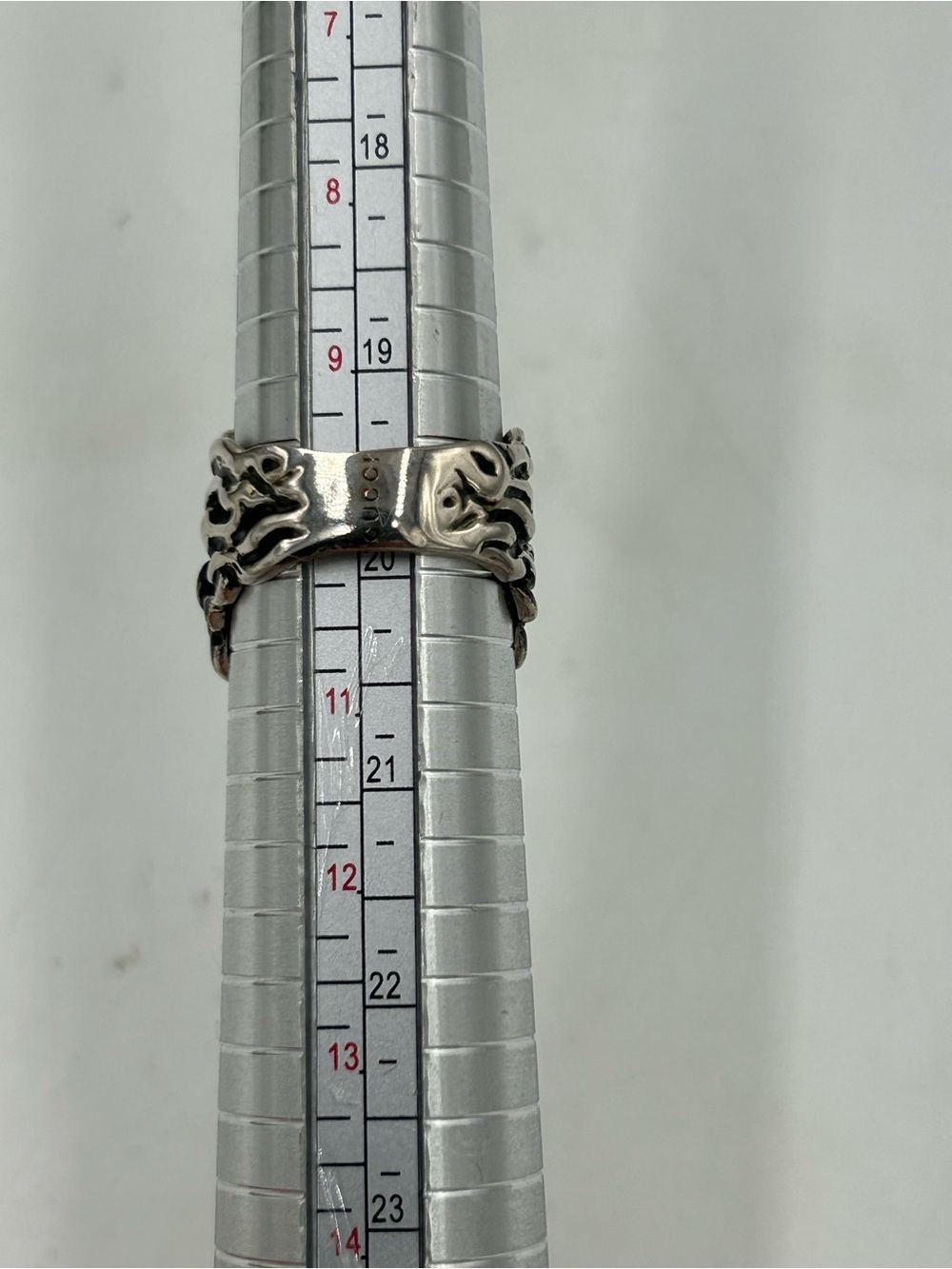 Unisex Gucci, iconic Lionhead silver ring featuring black crystal size 10 Italy - Picture 10 of 11